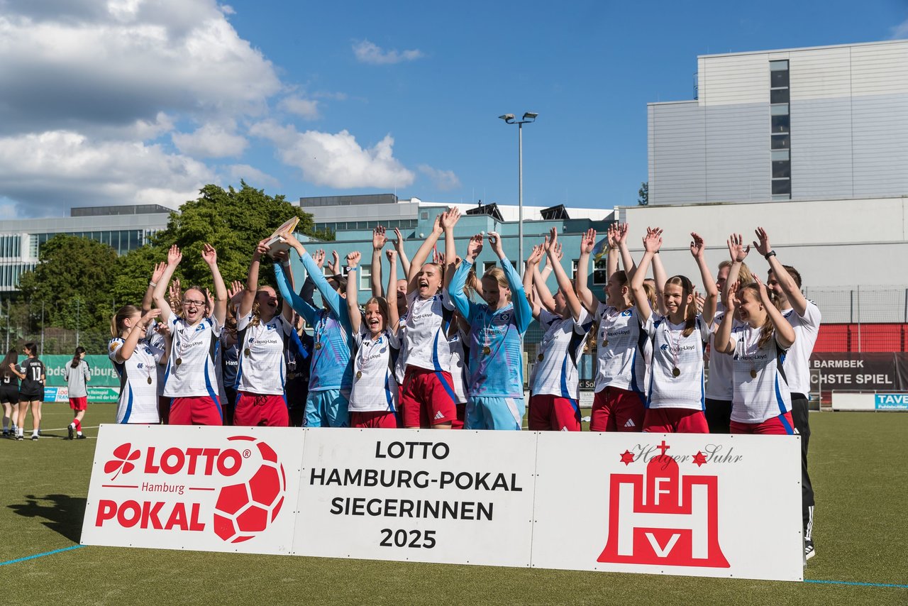 Bild 177 - wBJ Lotto Pokal Finale  Eimsbuetteler TV - Hamburger SV : Ergebnis: 0:3